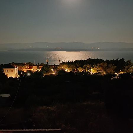 Apartman Bernardica Bol Buitenkant foto