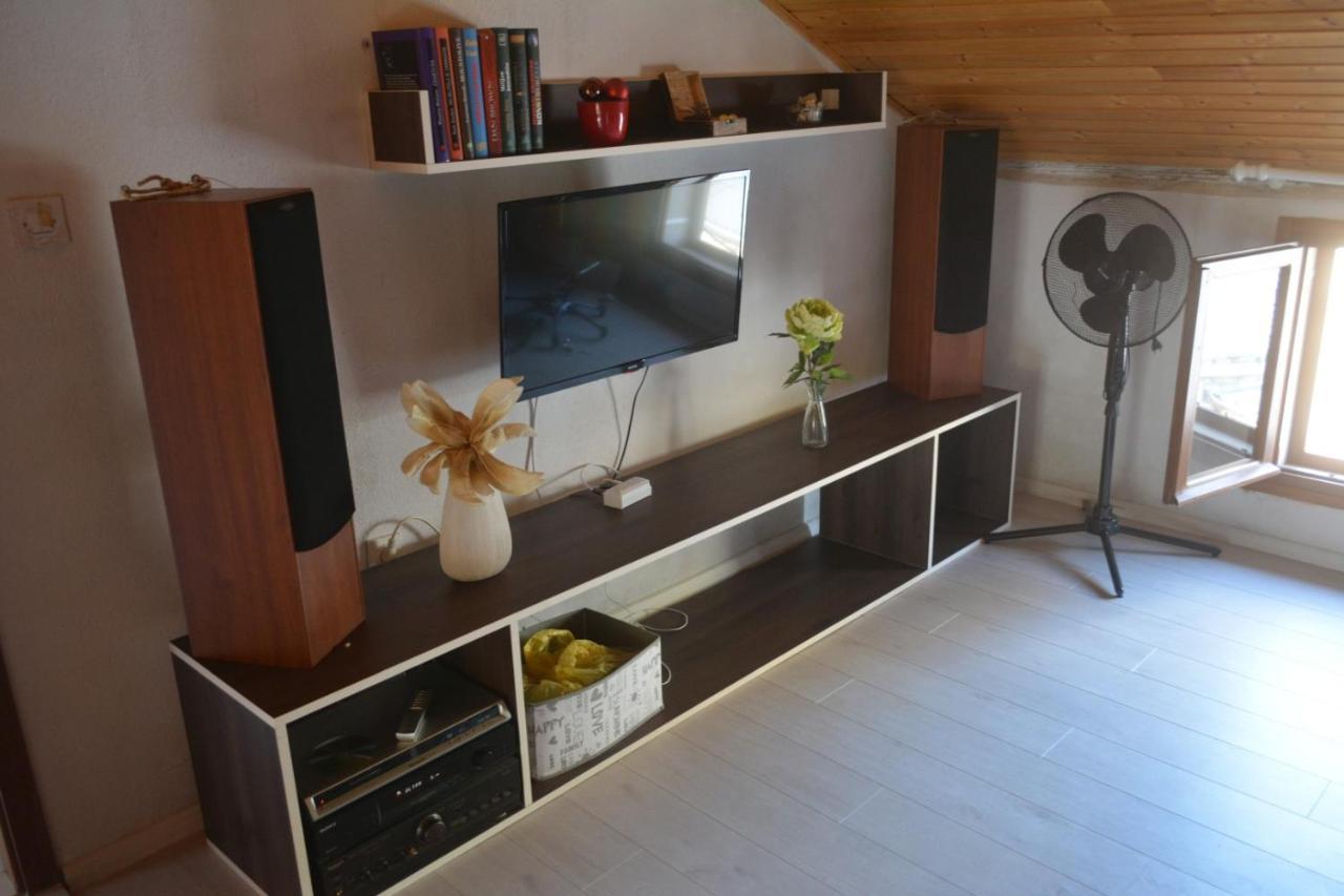 Apartman Bernardica Bol Buitenkant foto